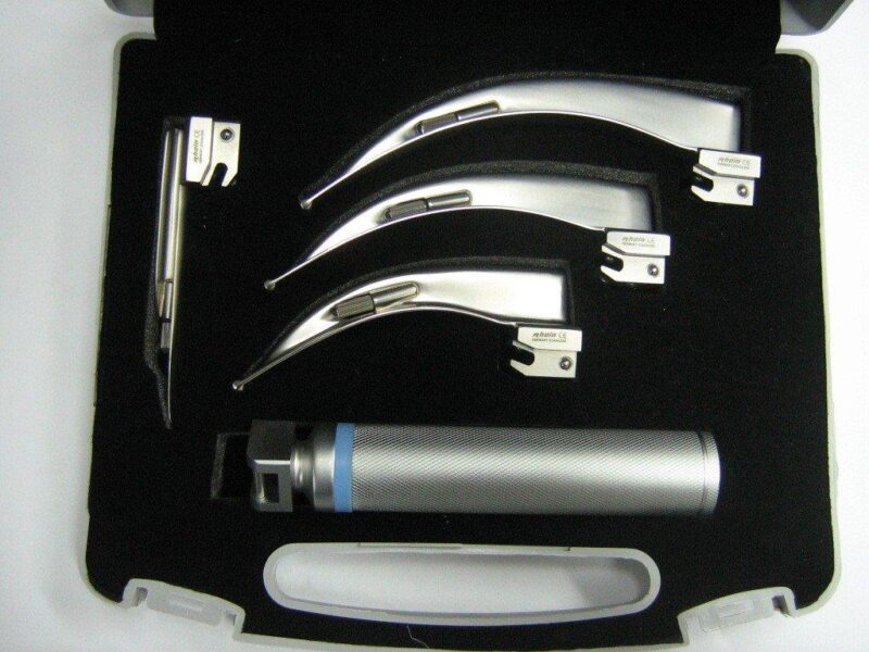 Laryngoscope Set with 4 Blades (Universal)